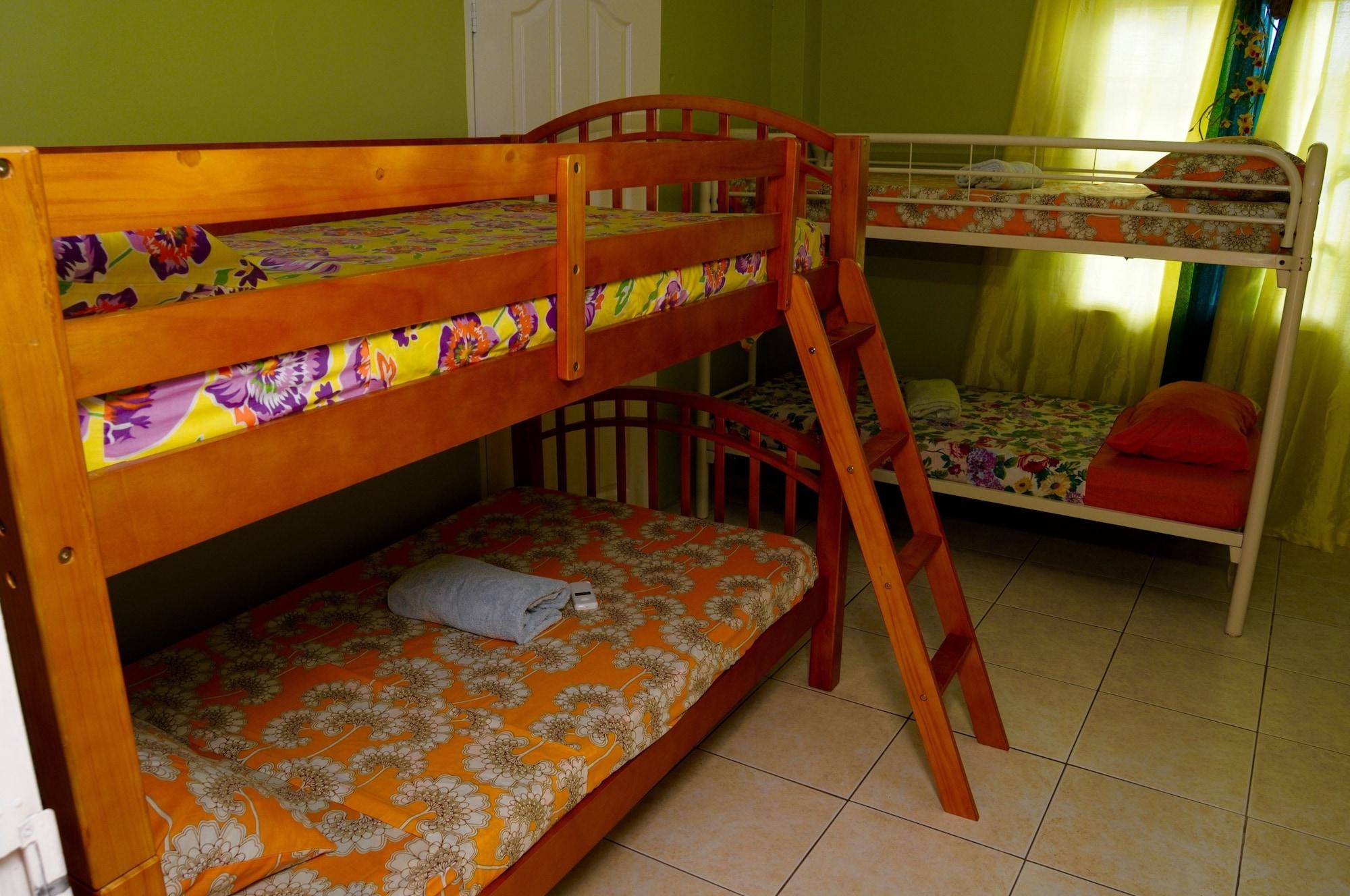 Fish Tobago Guesthouse Buccoo Extérieur photo