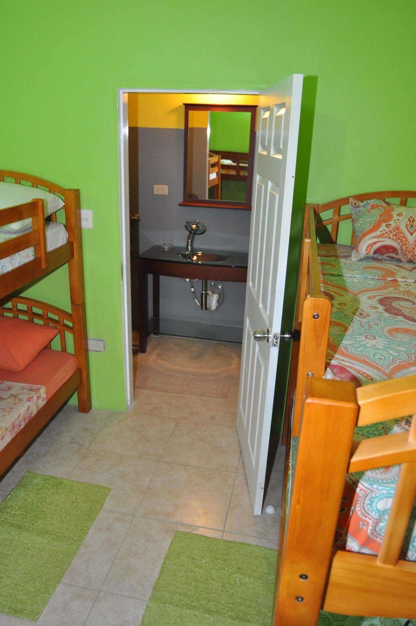 Fish Tobago Guesthouse Buccoo Extérieur photo