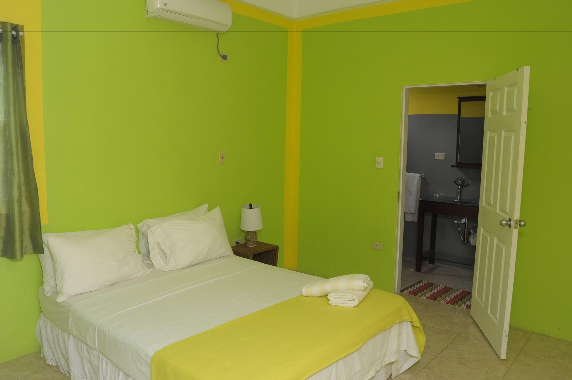 Fish Tobago Guesthouse Buccoo Extérieur photo