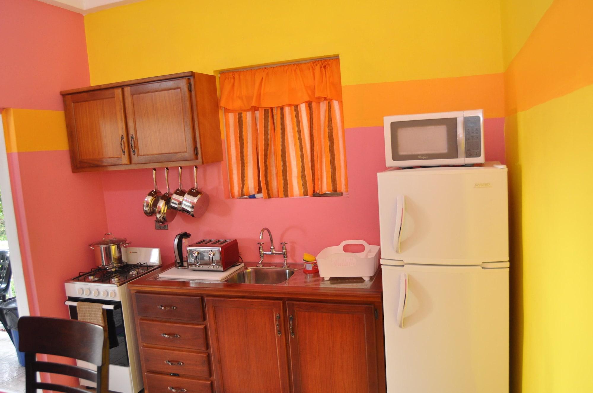 Fish Tobago Guesthouse Buccoo Extérieur photo