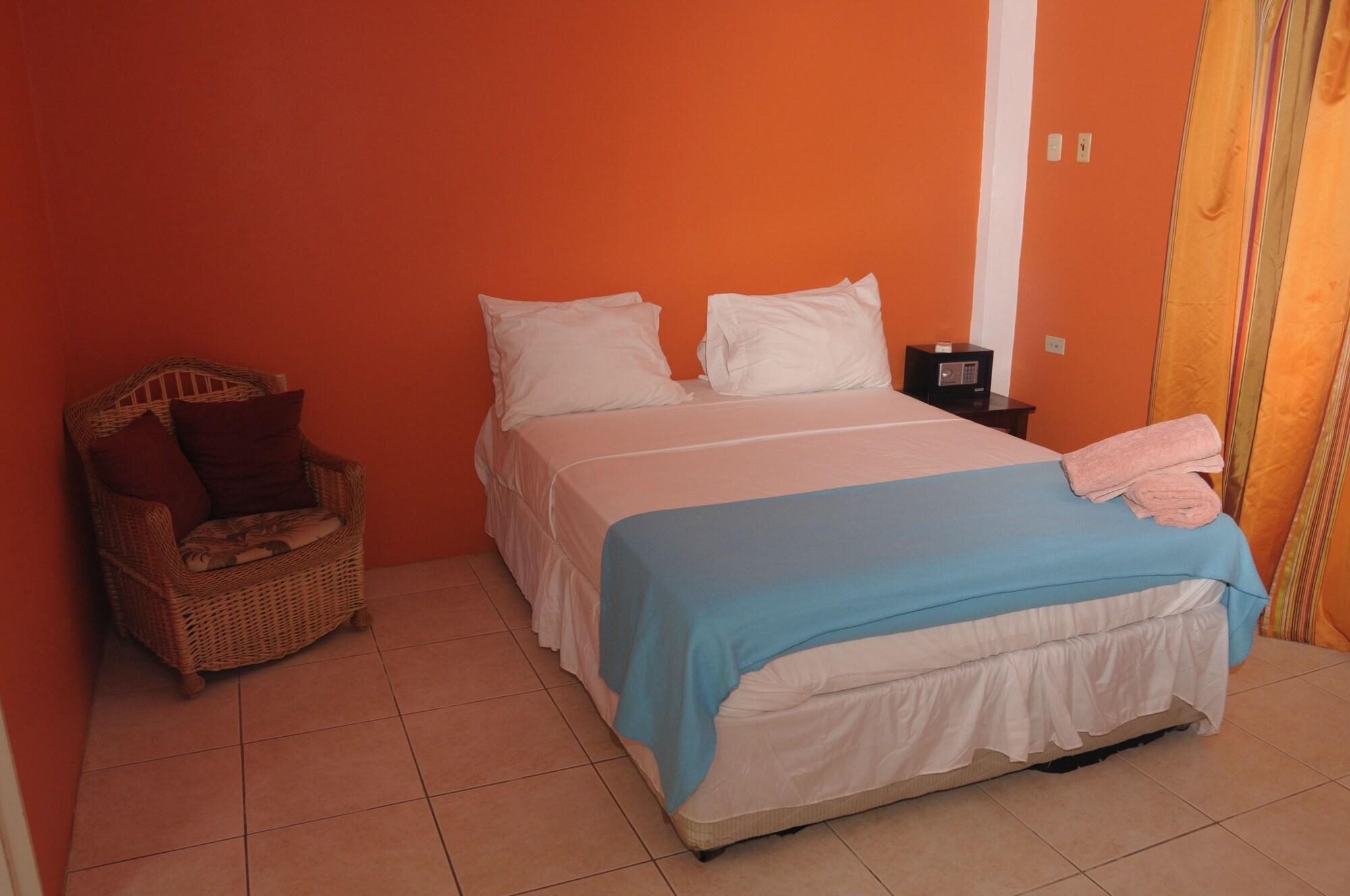 Fish Tobago Guesthouse Buccoo Extérieur photo