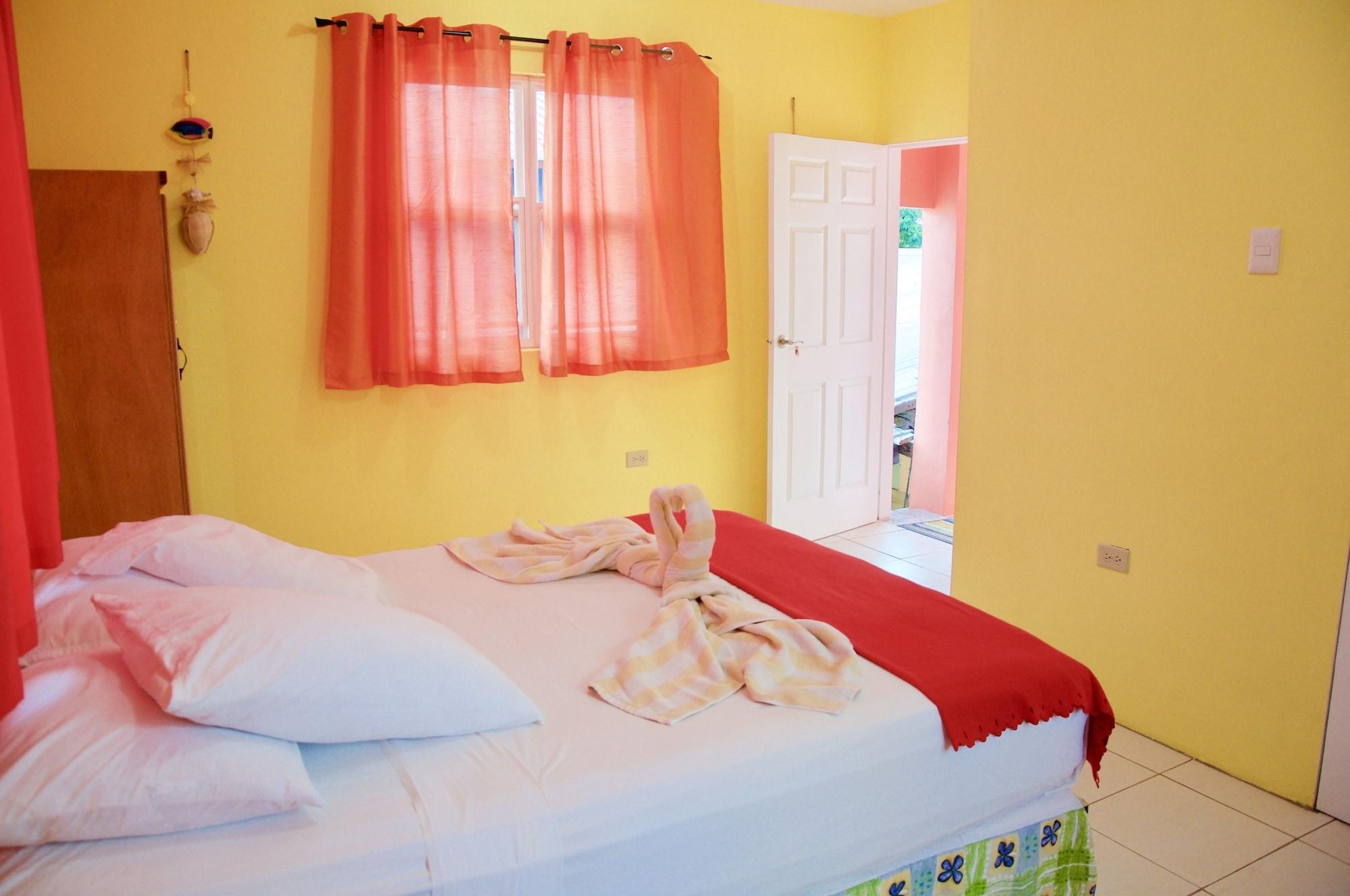 Fish Tobago Guesthouse Buccoo Extérieur photo
