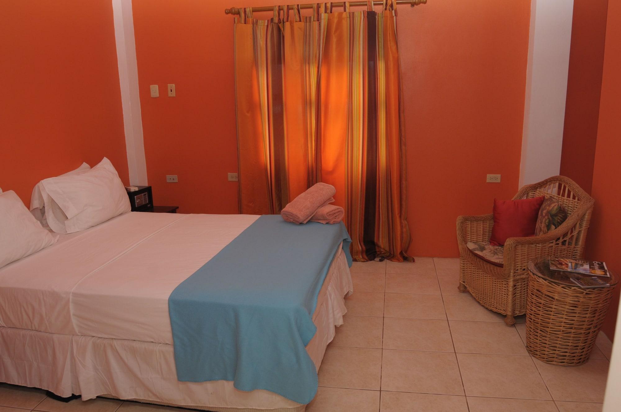 Fish Tobago Guesthouse Buccoo Extérieur photo