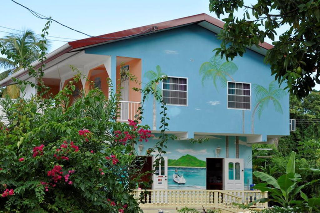 Fish Tobago Guesthouse Buccoo Extérieur photo